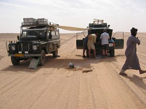 Miles To Go reisverhalen beleeft spanning in de Sahara als het mis gaat