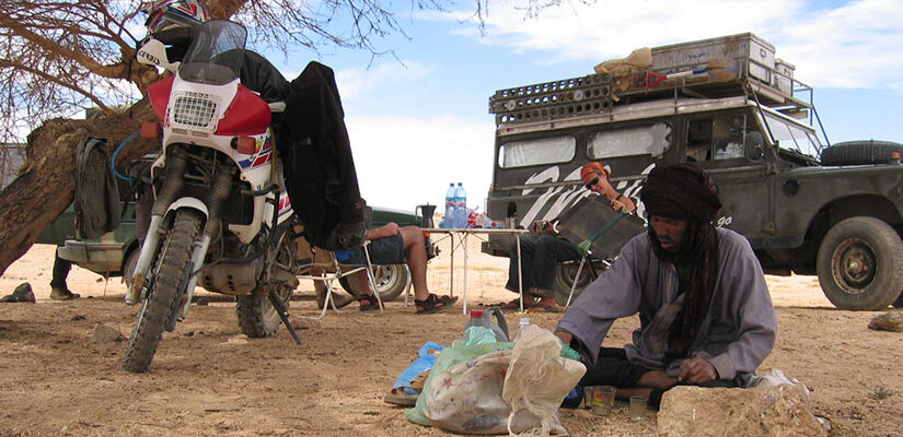 Miles To Go reisverhalen beleeft spanning in de Sahara